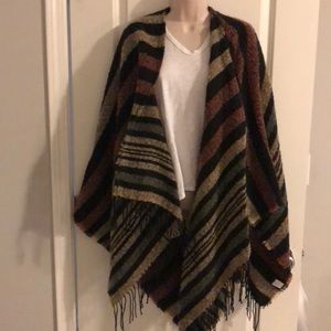 Evereve 2019 woven heart poncho one size